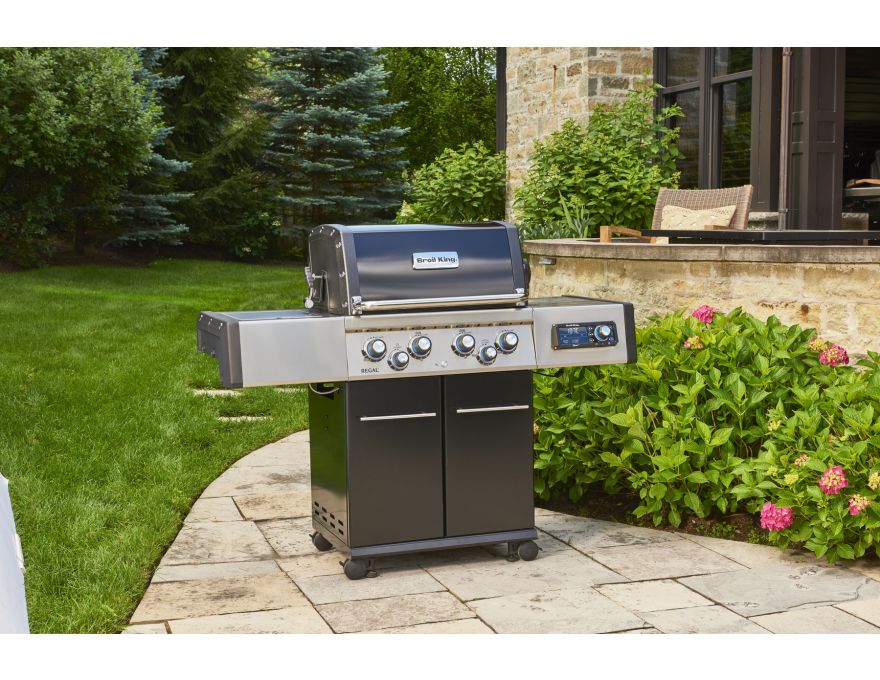 Grill gazowy Regal Q 490 iQue z rożnem - 4